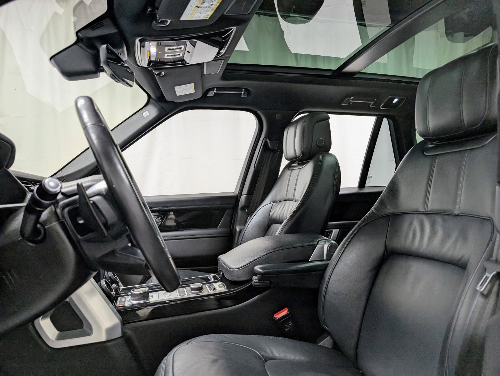 Used 2020 Land Rover Range Rover image 14