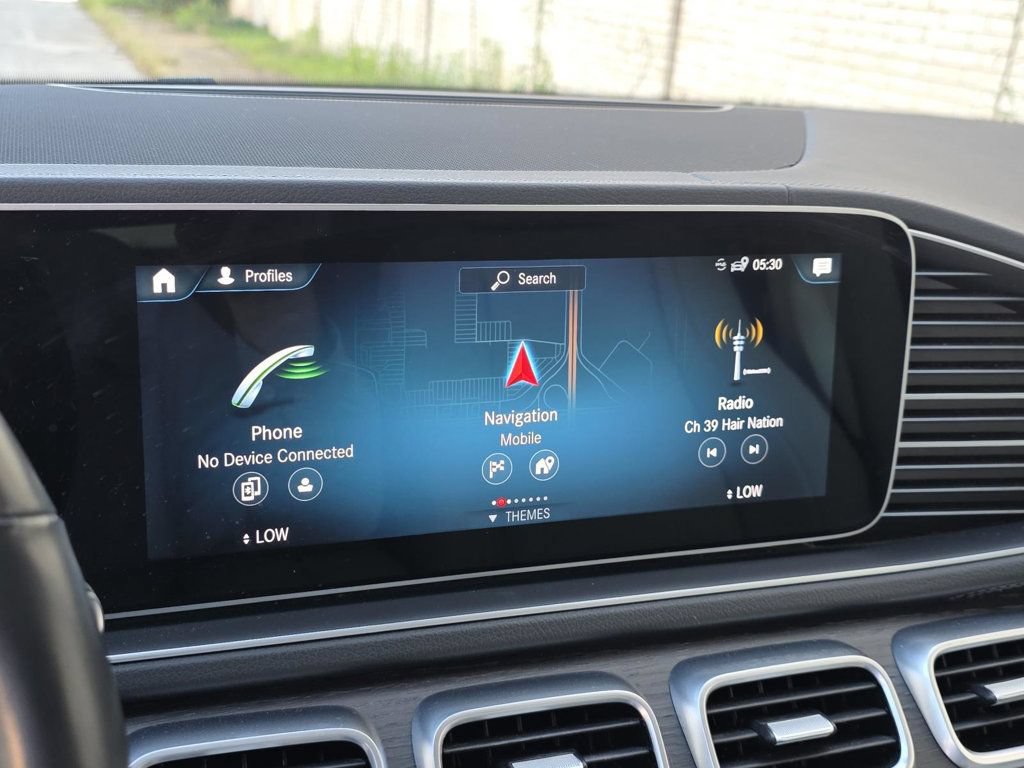 Used 2021 Mercedes-Benz GLS 450 4MATIC image 25