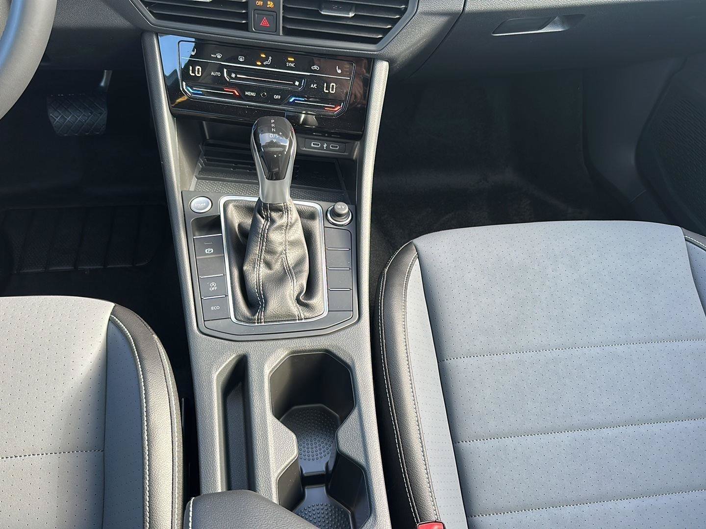 New 2026 Volkswagen Jetta SE FWD image 29