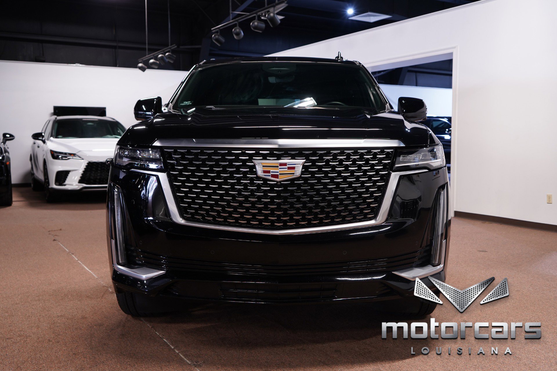 Used 2021 Cadillac Escalade ESV Premium Luxury AWD/4WD image 2