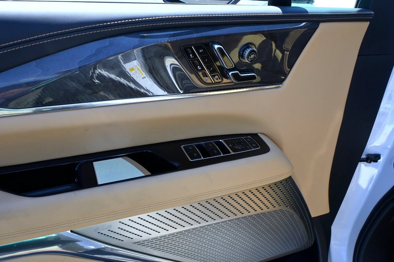 New 2025 Cadillac Escalade IQ Luxury 2 AWD/4WD image 38