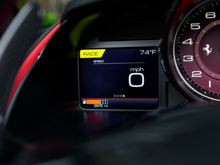 Used 2022 Ferrari 812 GTS RWD image 18