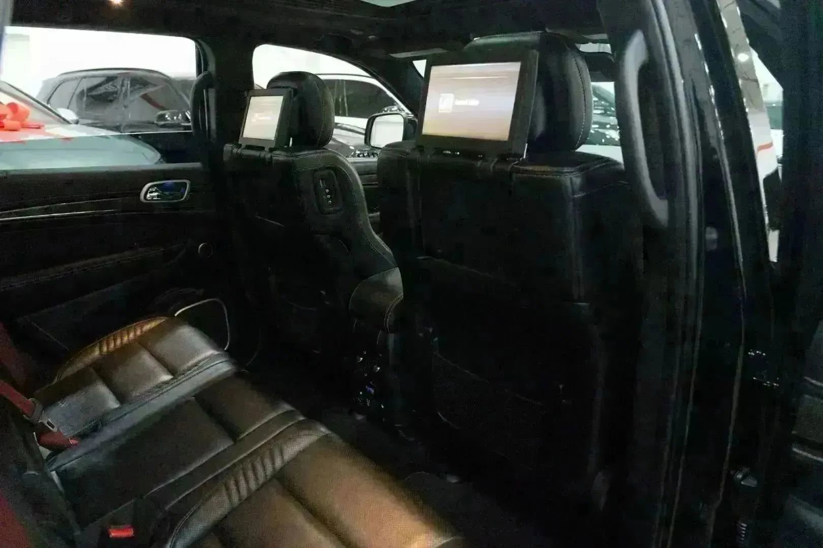 Used 2018 Jeep Grand Cherokee Trackhawk image 28