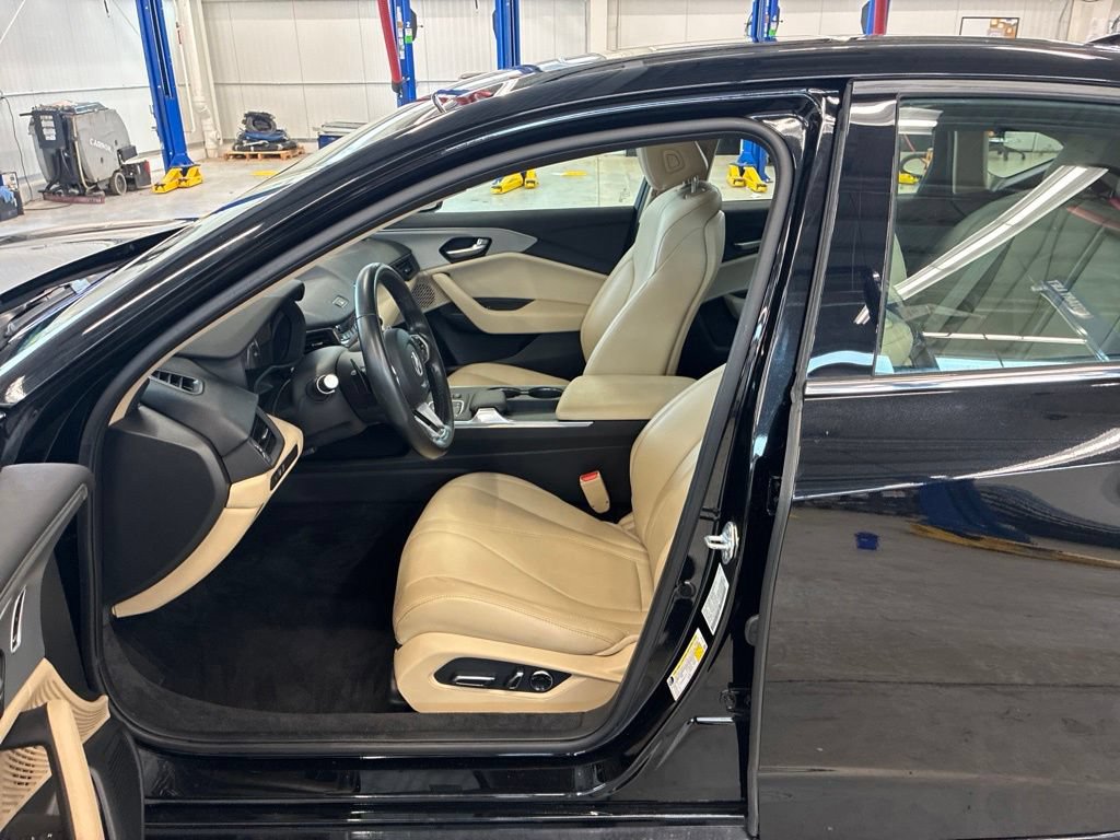 Used 2023 Acura TLX FWD image 17