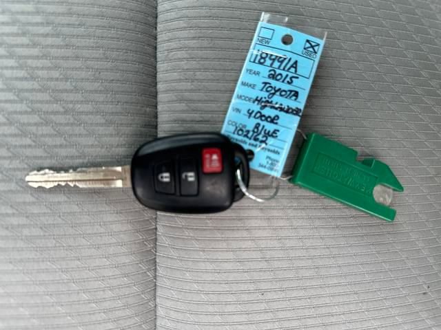 Used 2015 Toyota Highlander LE image 32