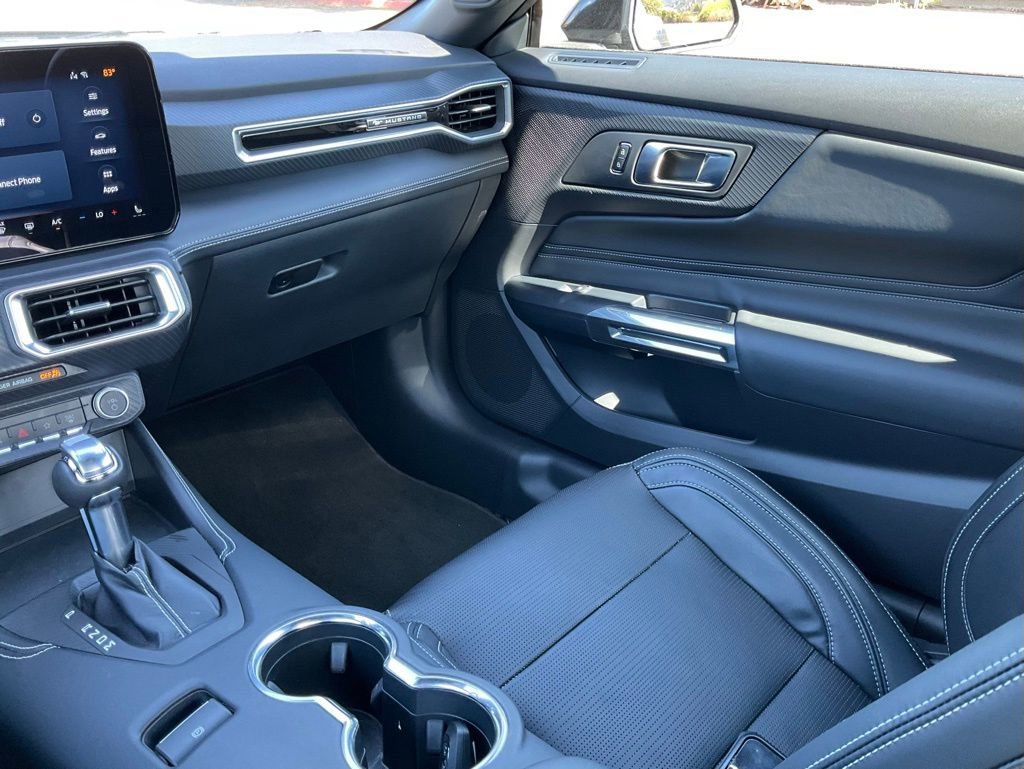 Used 2025 Ford Mustang GT Premium image 40