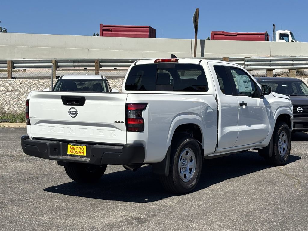 New 2026 Nissan Frontier S image 2