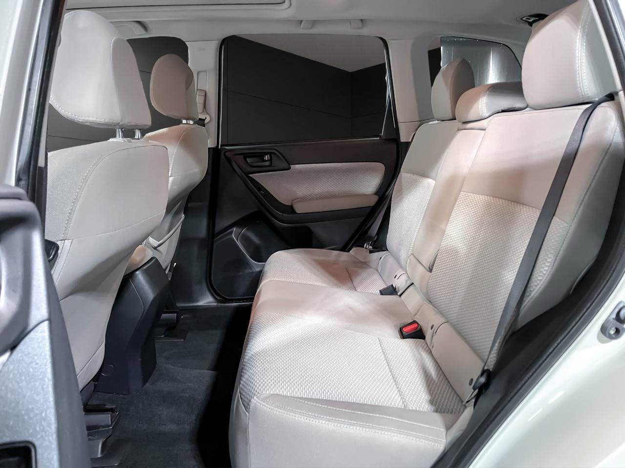 Used 2017 Subaru Forester 2.5i Premium image 12