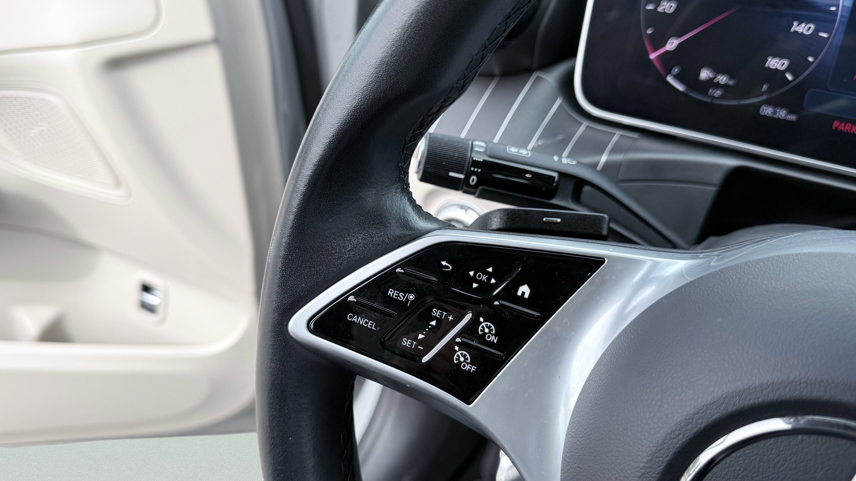 Used 2025 Mercedes-Benz C 300 Sedan image 59