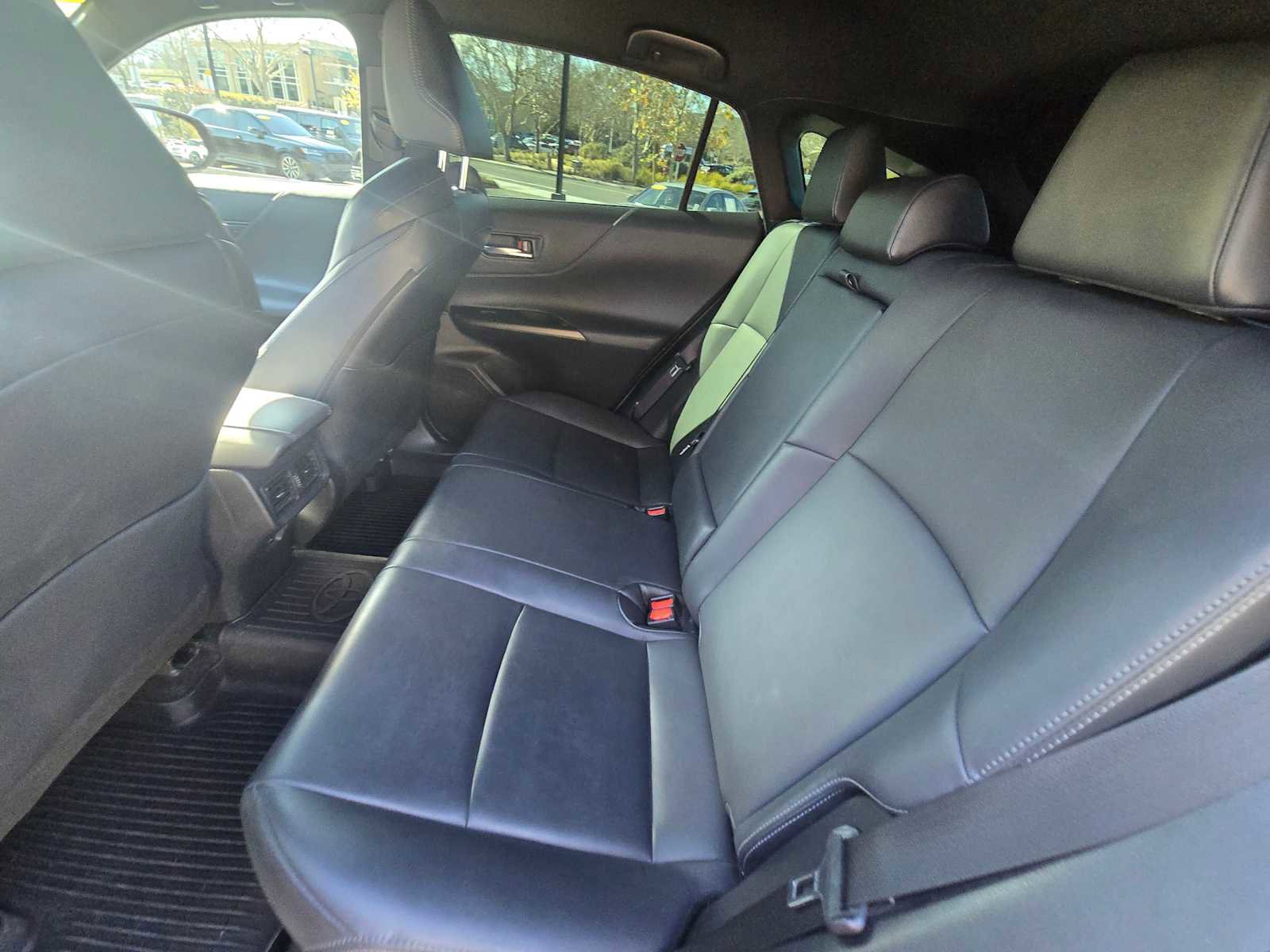 Used 2023 Toyota Venza Nightshade image 21