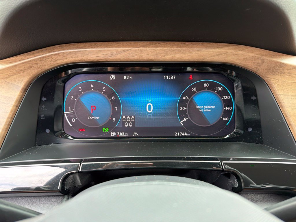 Used 2025 Volkswagen Atlas SE FWD image 9
