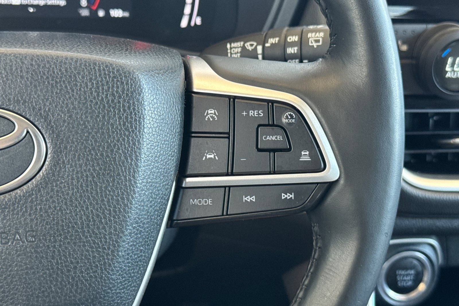 Certified 2024 Toyota Grand Highlander AWD image 31