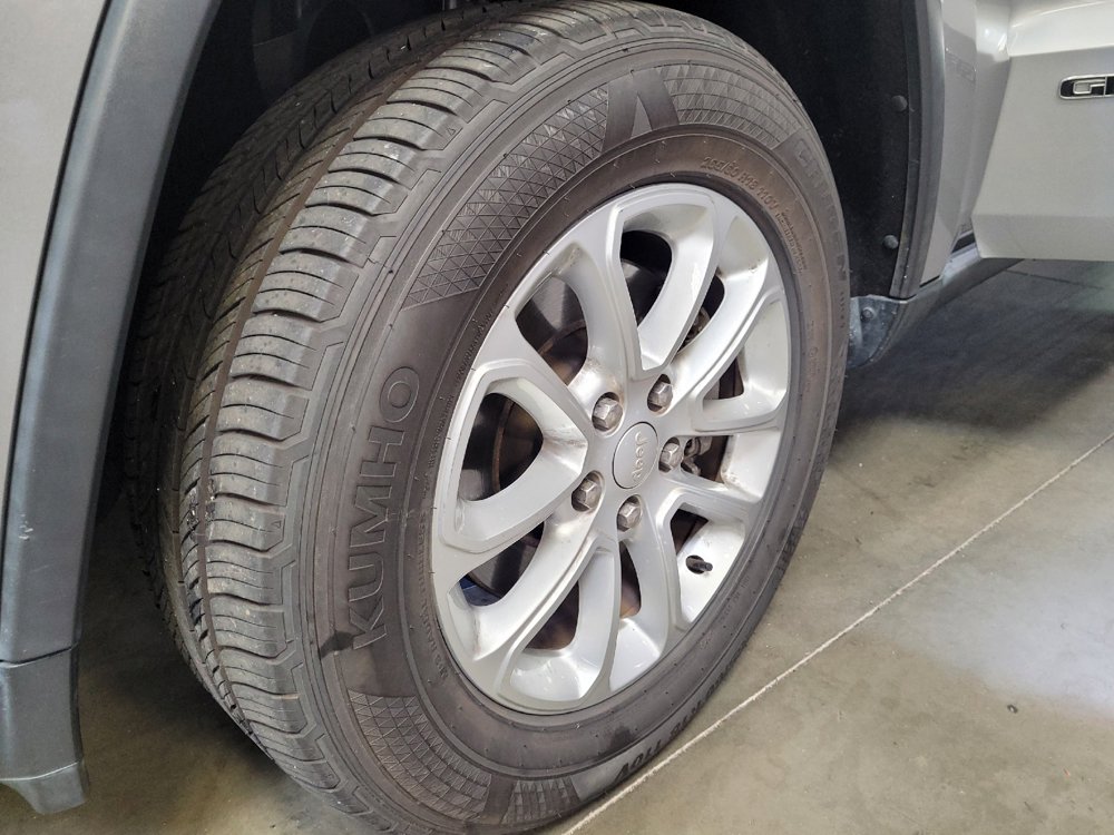 Used 2021 Jeep Grand Cherokee Laredo X AWD/4WD image 31