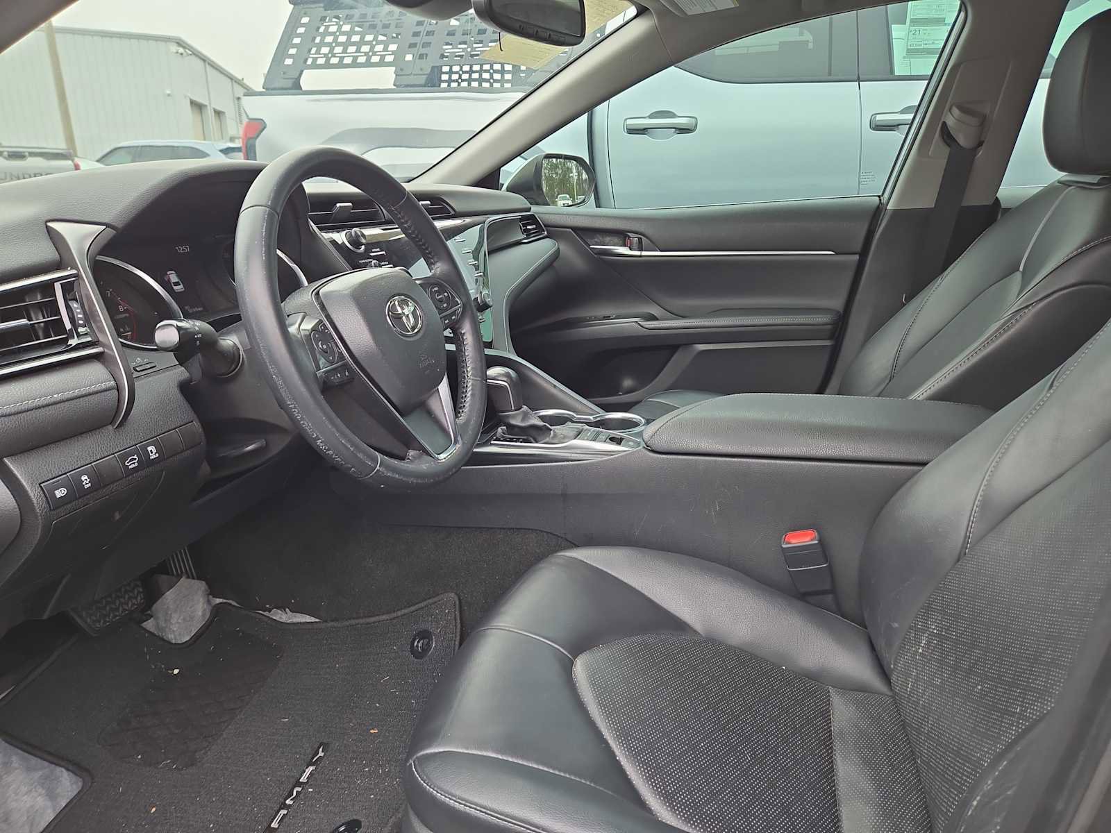 Used 2020 Toyota Camry XSE image 5