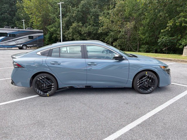 New 2027 Nissan Sentra SR w/ SR All Weather Package FWD image 9