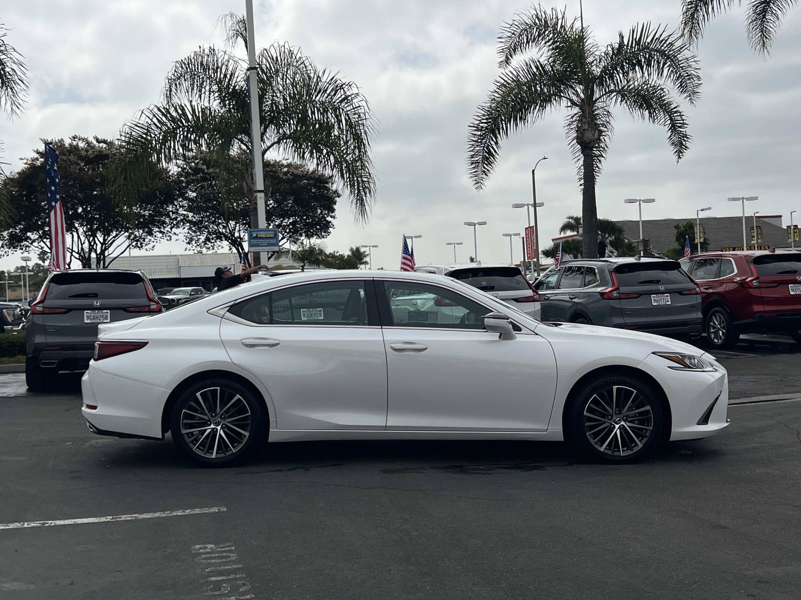Used 2023 Lexus ES 350 w/ Premium Package FWD image 26