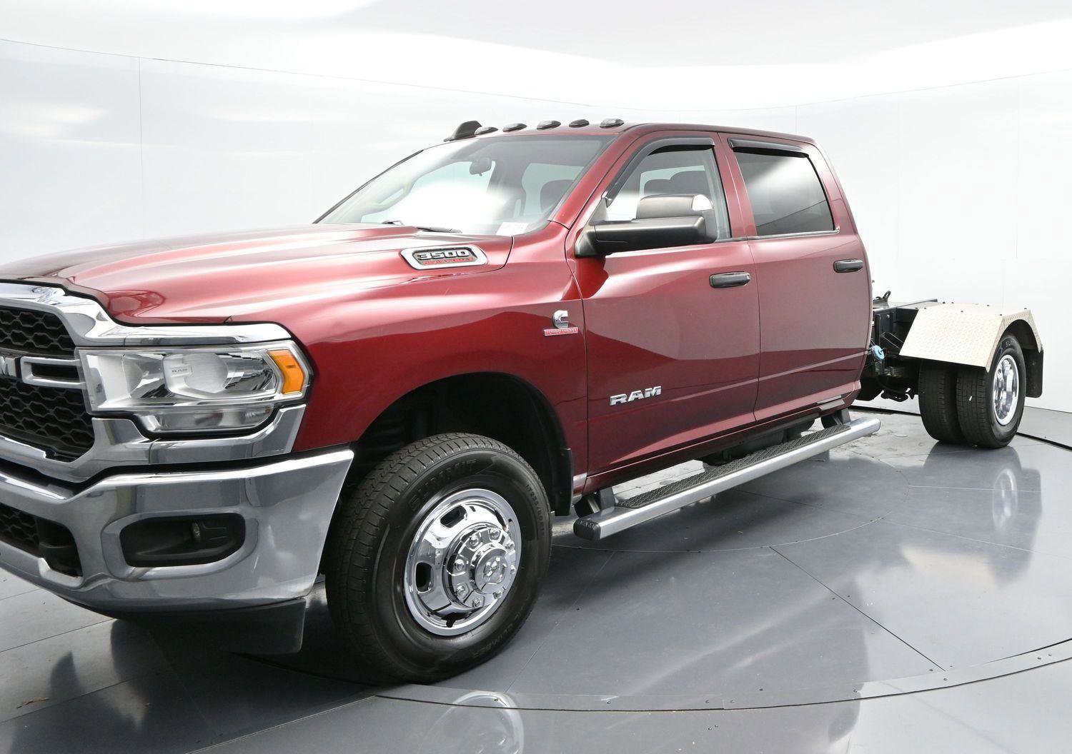 Used 2019 RAM 3500 Tradesman w/ Chrome Appearance Group image 3