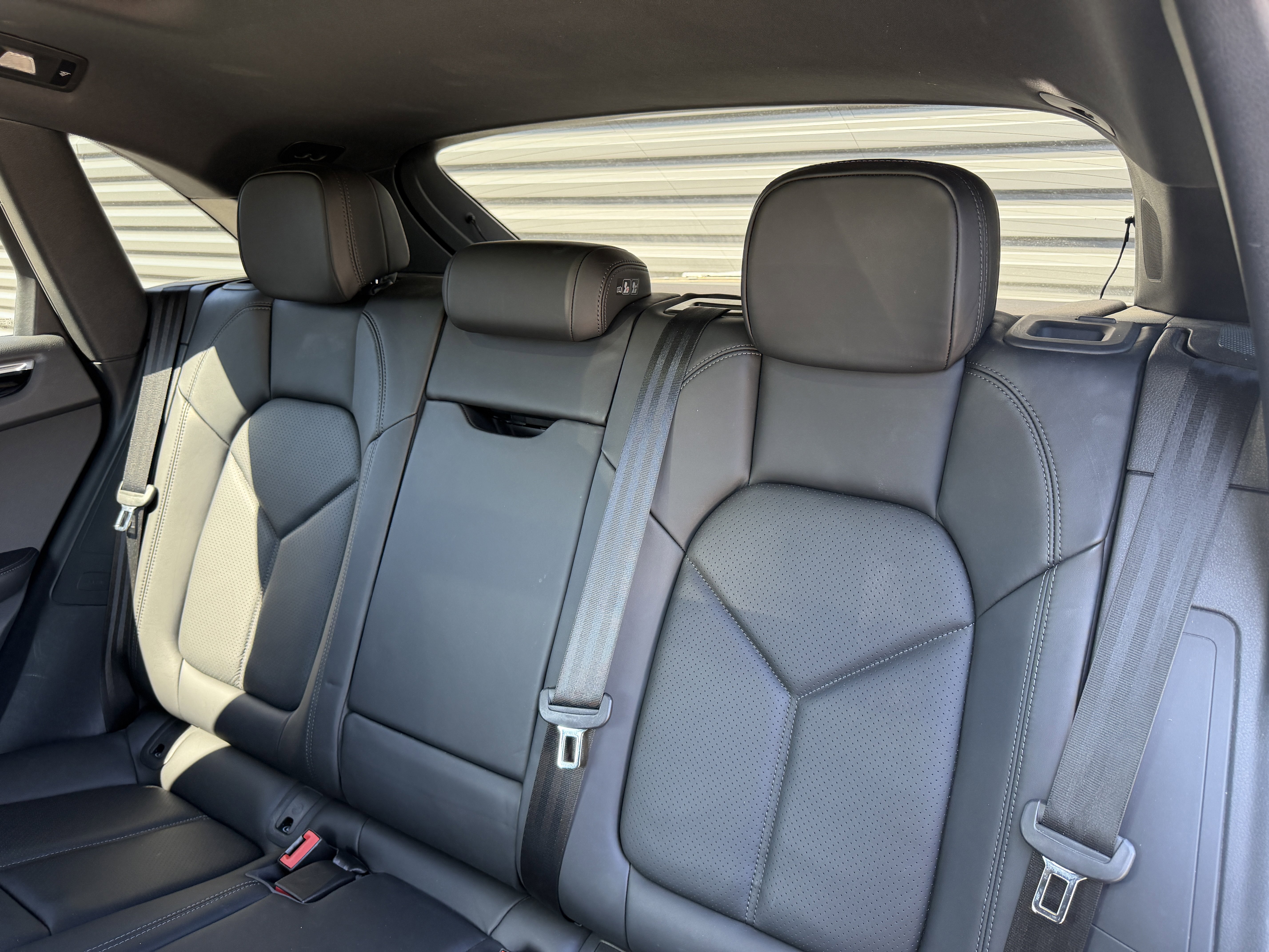 Certified 2022 Porsche Macan image 17