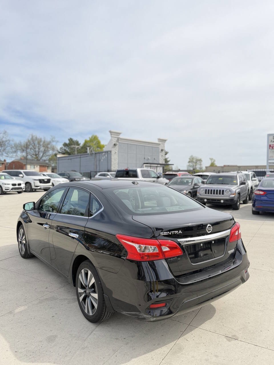 Used 2019 Nissan Sentra SV w/ Special Edition Package image 5