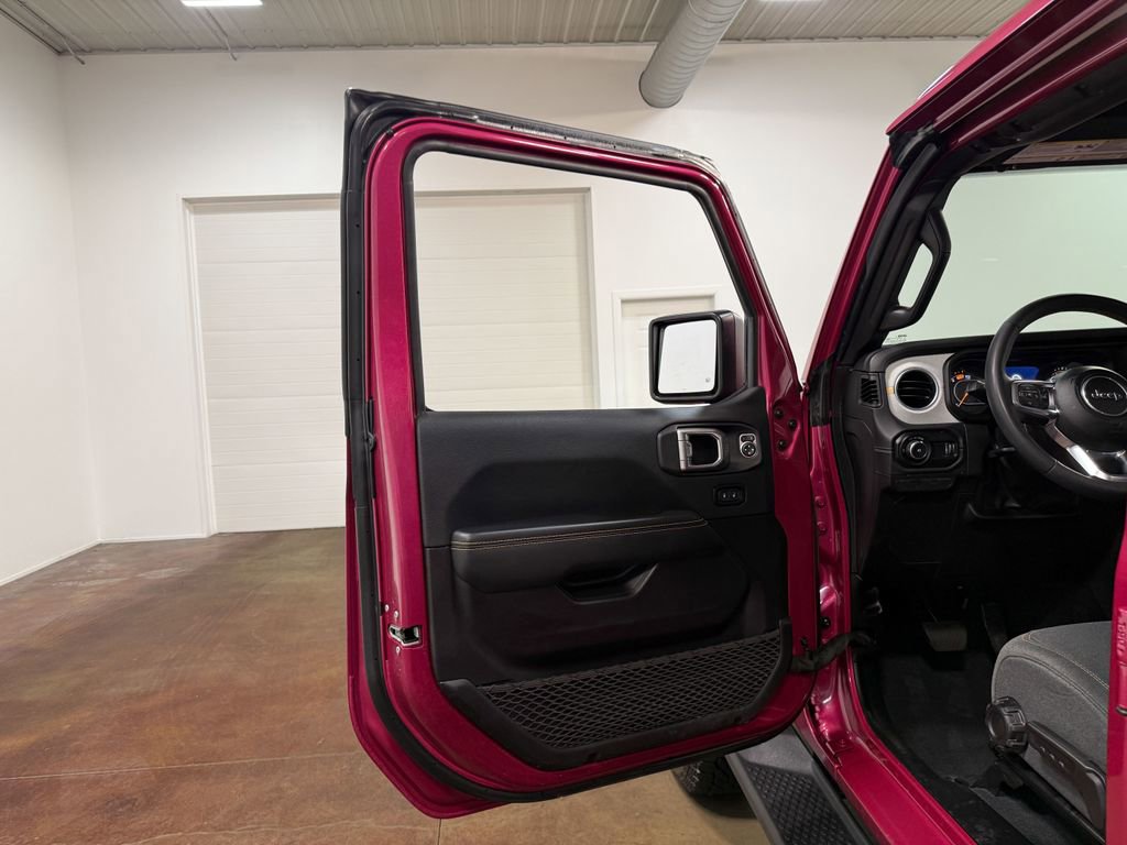 Used 2024 Jeep Wrangler Unlimited Sahara w/ Technology Group AWD/4WD image 54