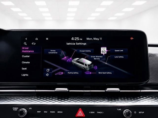 Used 2024 Kia Carnival SX Prestige FWD image 33