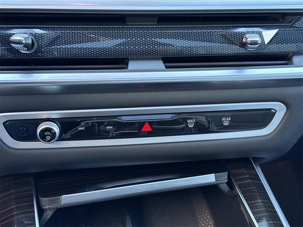 Used 2025 BMW X5 xDrive40i w/ Parking Assistance Package image 24