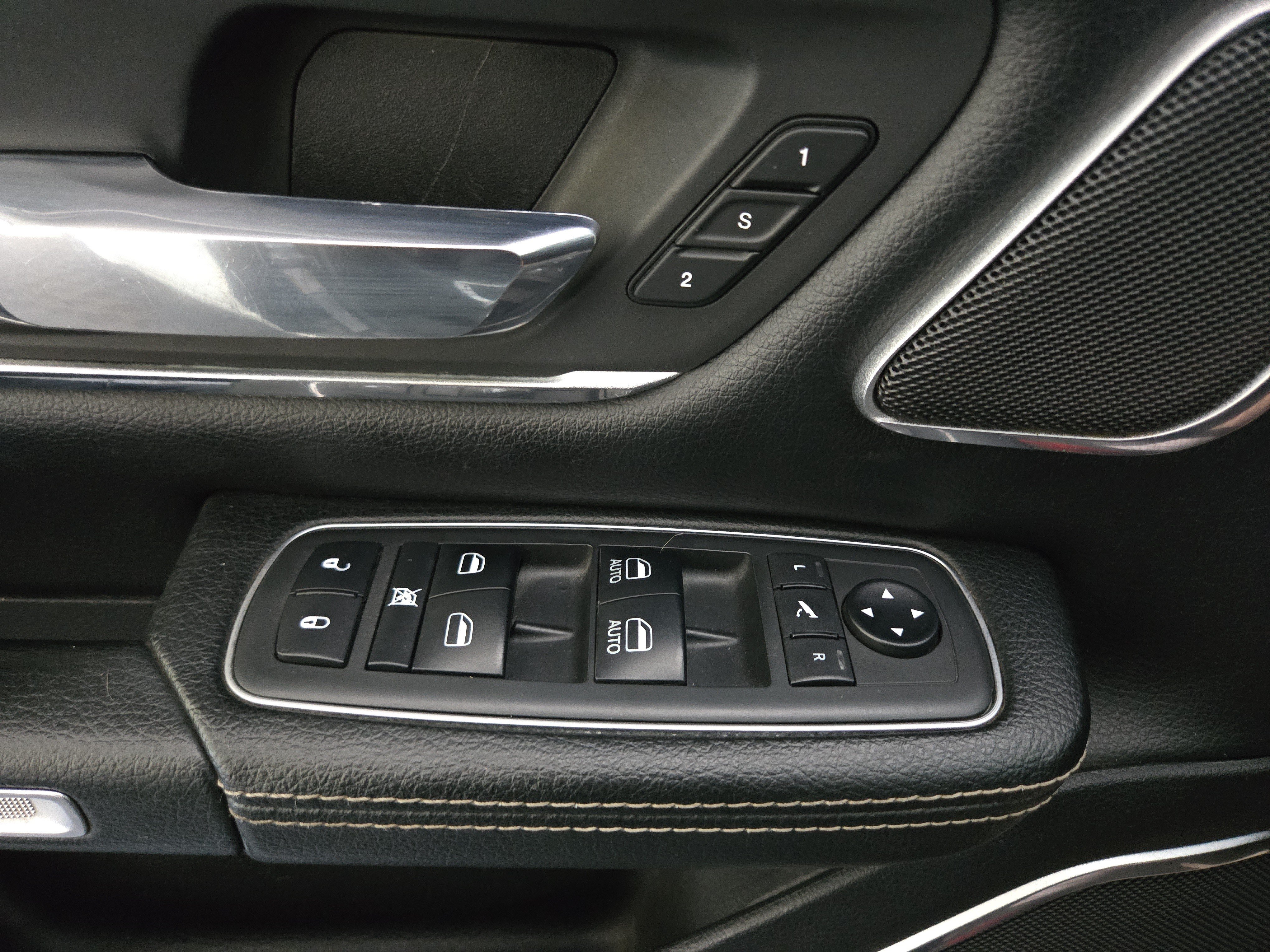 Used 2019 RAM 1500 Laramie AWD/4WD image 32