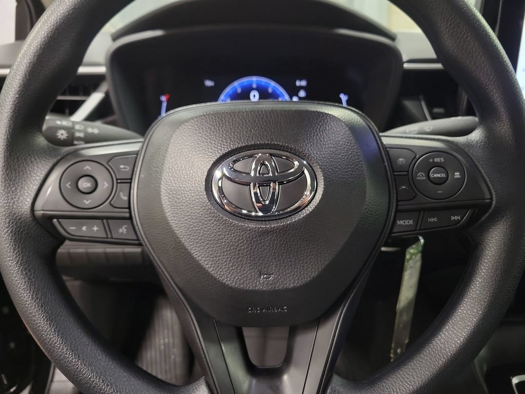 Used 2026 Toyota Corolla LE FWD image 21