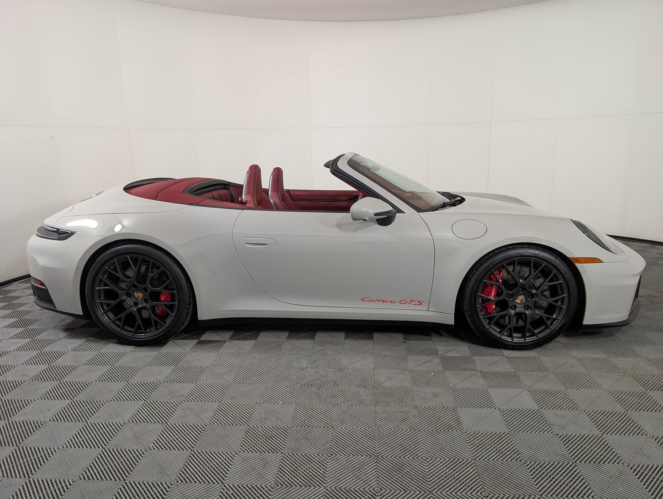 Certified 2026 Porsche 911 Carrera GTS image 9