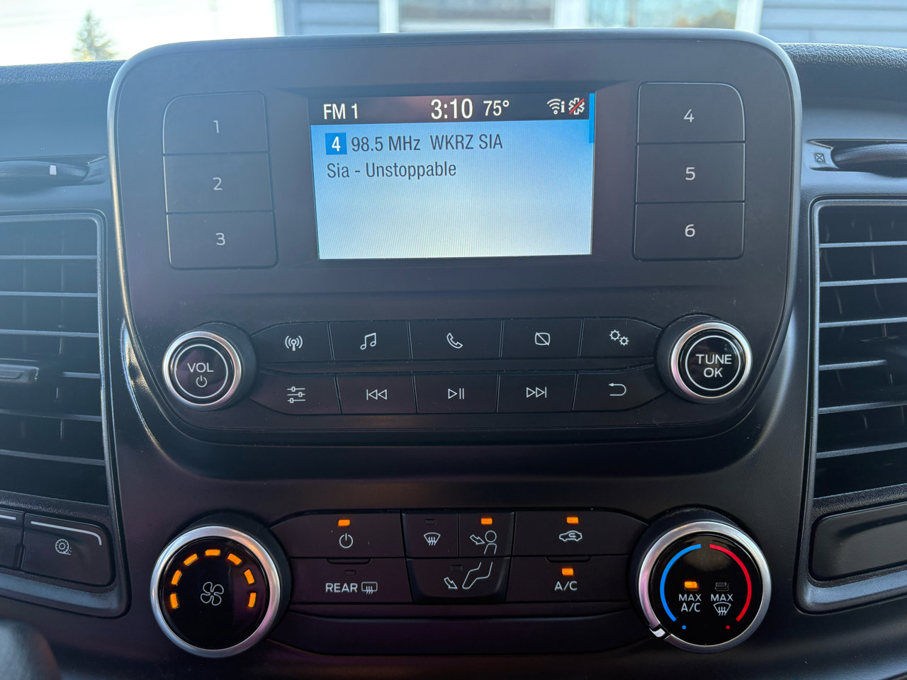 Used 2023 Ford Transit 250 Low Roof w/ Exterior Upgrade Package image 28