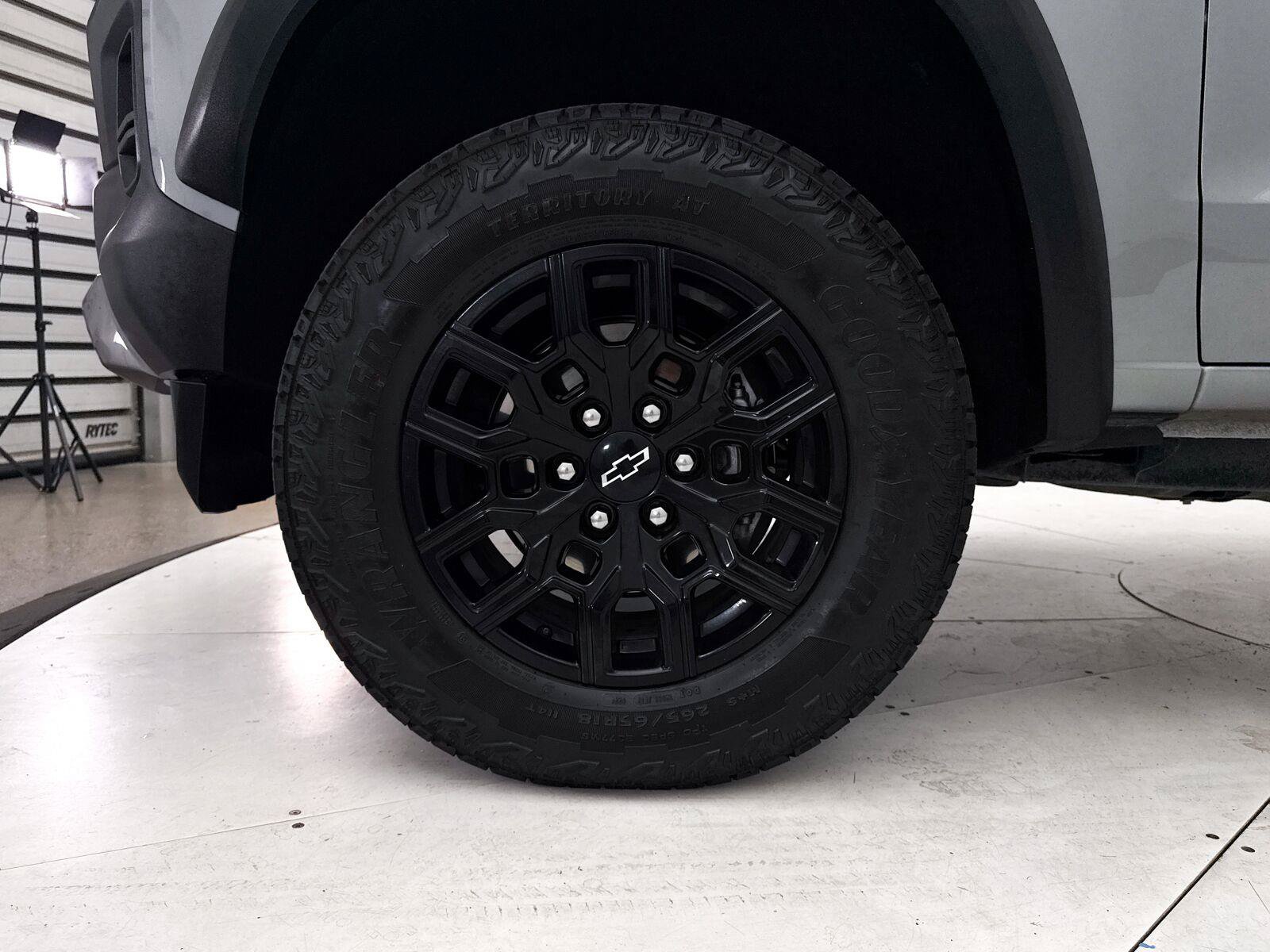 Used 2024 Chevrolet Colorado Trail Boss w/ Advanced Trailering Package AWD/4WD image 17