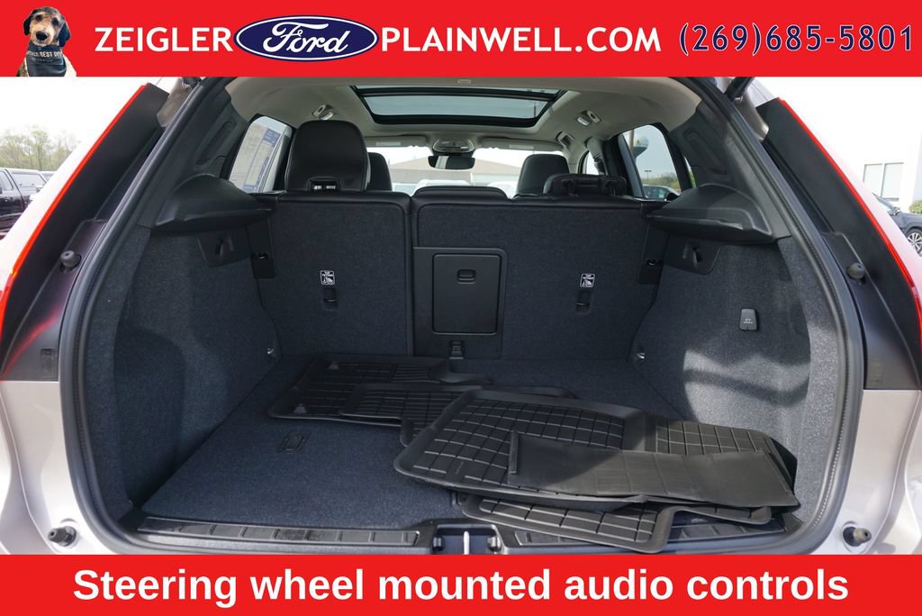Used 2024 Volvo XC40 B5 Plus w/ Protection Package Premier AWD/4WD image 10