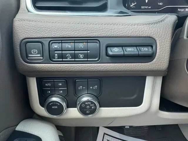 Used 2023 GMC Yukon Denali AWD/4WD image 24