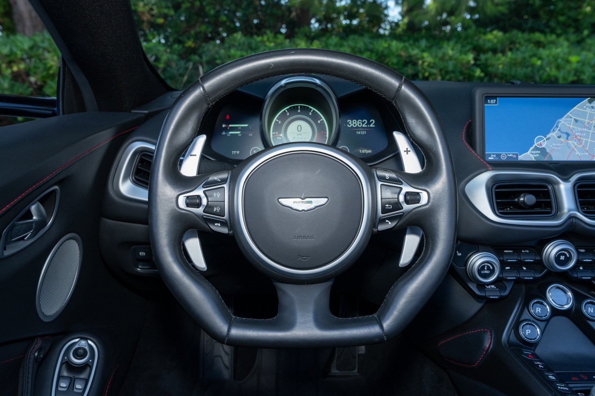 Used 2023 Aston Martin V8 Vantage Roadster image 22