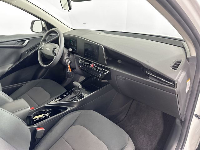 Used 2023 Kia Niro LX image 27