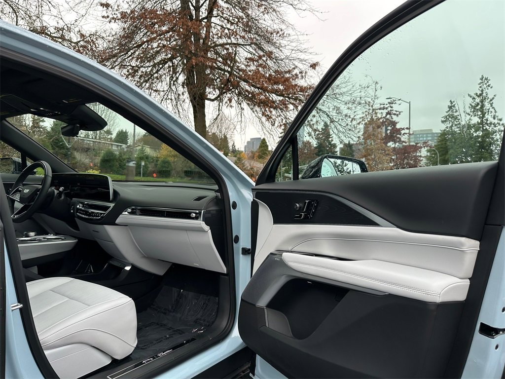 New 2025 Cadillac Lyriq Sport image 11