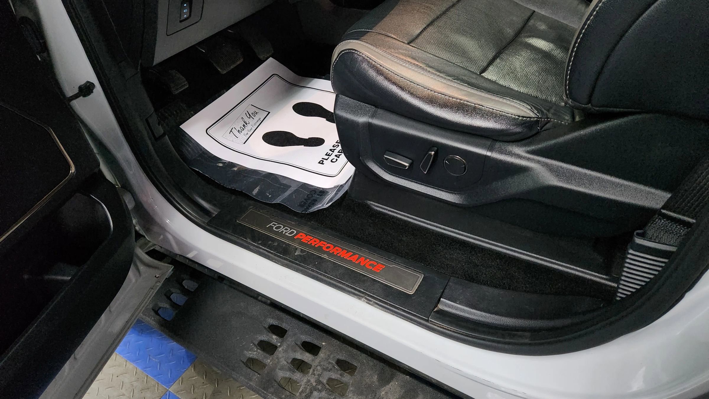 Used 2017 Ford F150 Raptor w/ Equipment Group 802A Luxury image 24