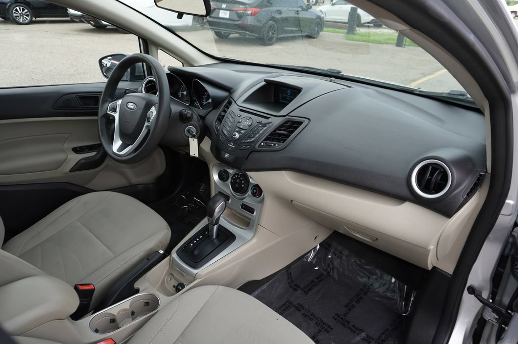 Used 2017 Ford Fiesta SE FWD image 28