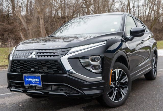 Used 2025 Mitsubishi Eclipse Cross Black Edition video 1