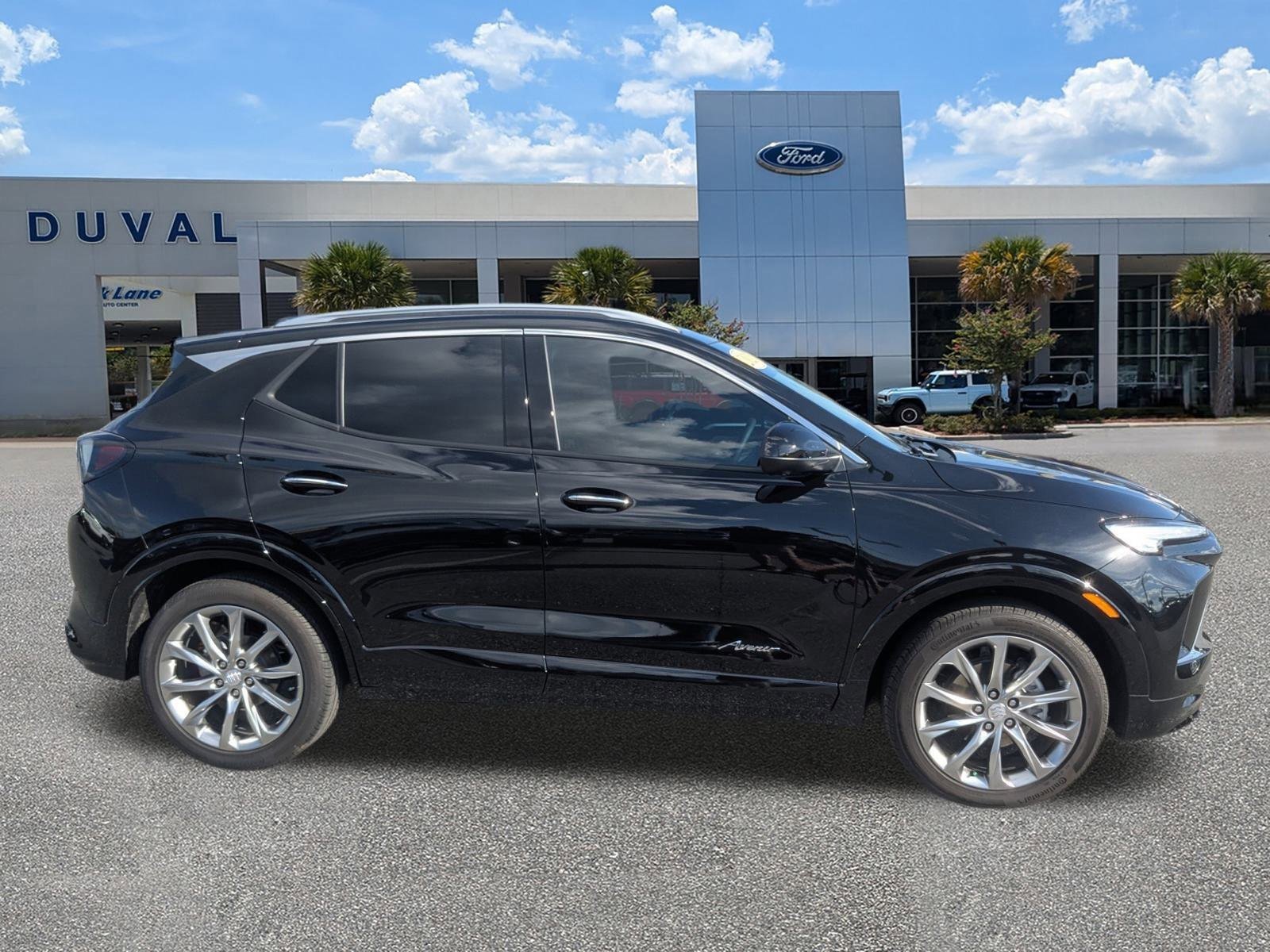 Used 2025 Buick Encore GX Avenir w/ Avenir Technology Package image 3