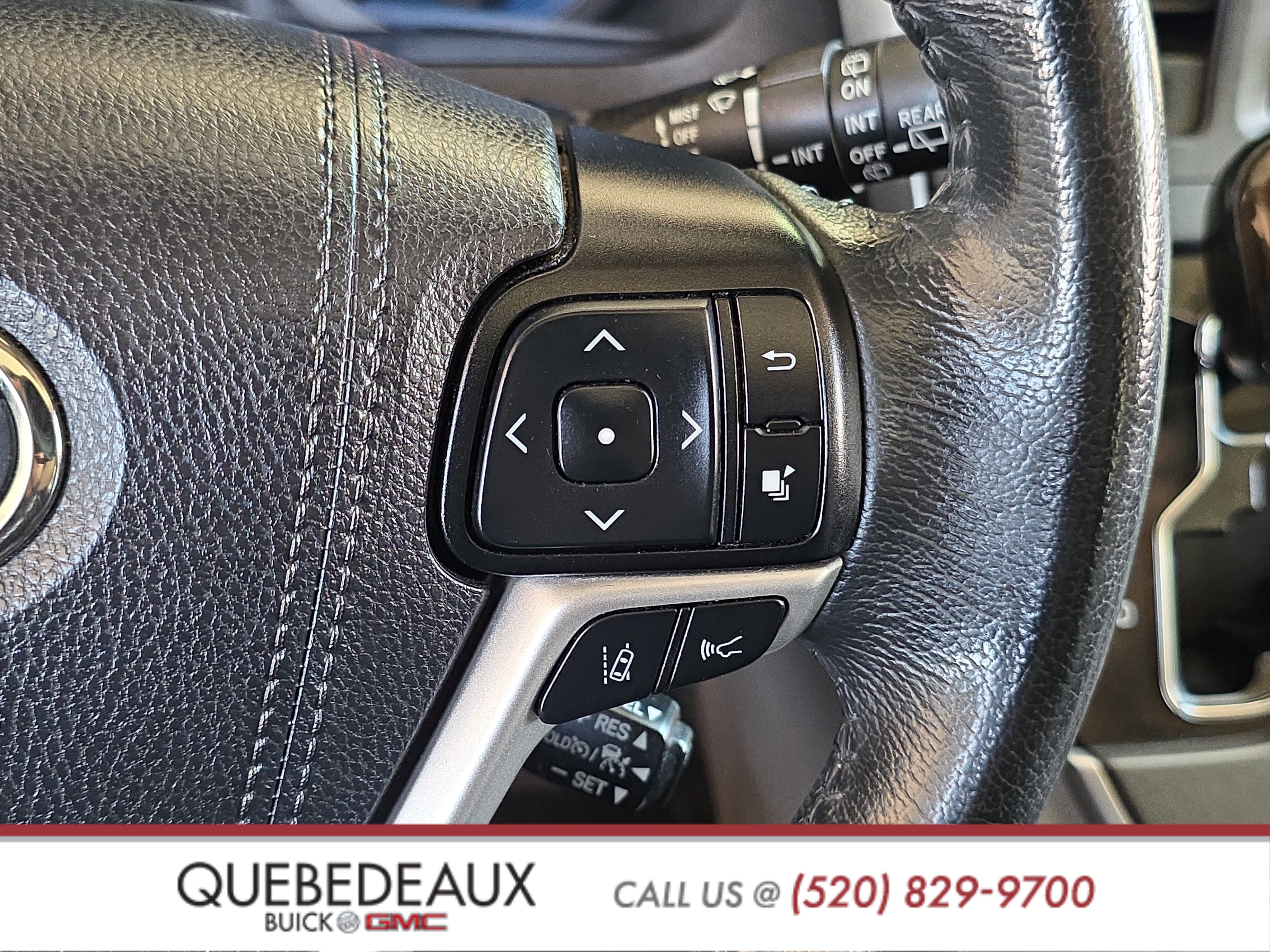 Used 2020 Toyota Sienna XLE w/ XLE Navigation Package FWD image 16