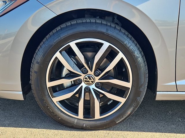 Used 2025 Volkswagen Jetta SE FWD image 24