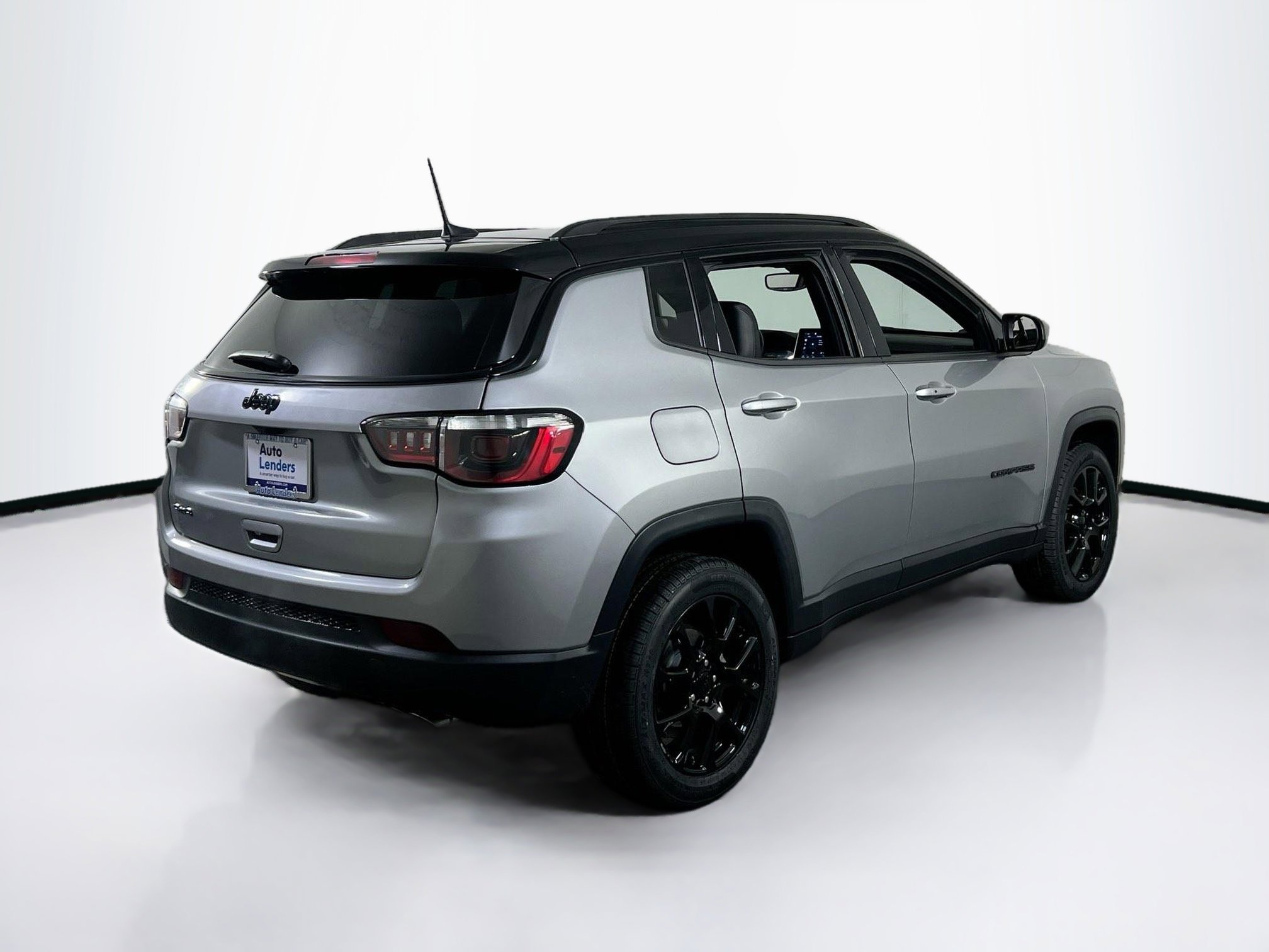 Used 2022 Jeep Compass Altitude w/ Sun and Sound Group image 5