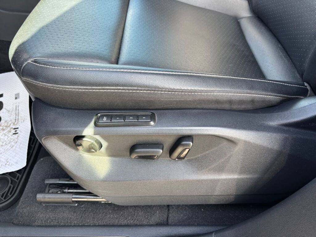 Used 2019 Volkswagen Atlas SEL R-Line image 22