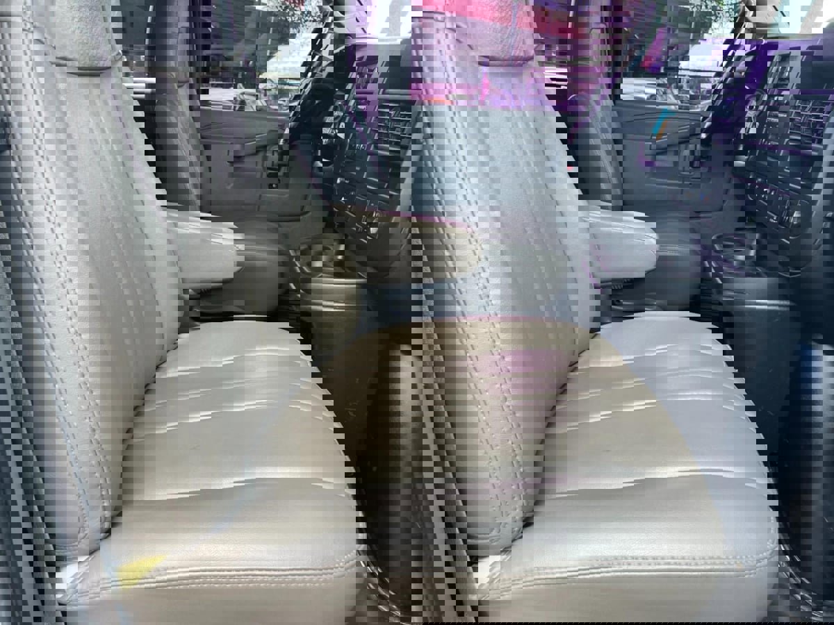 Used 2020 Chevrolet Express 3500 LS image 25