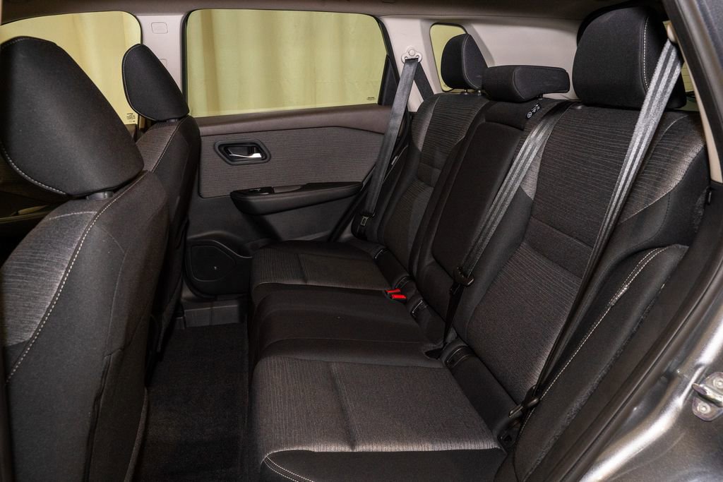 Used 2023 Nissan Rogue SV image 8