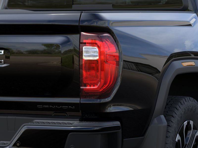 New 2026 GMC Canyon Denali w/ LPO, Black Badging Package AWD/4WD image 11