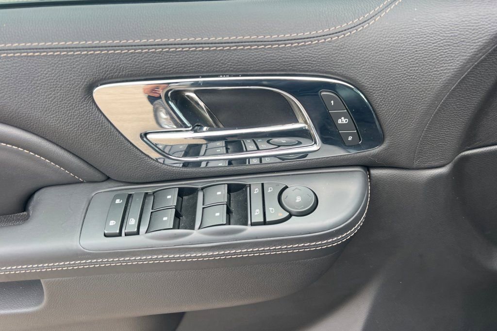 Used 2014 Cadillac Escalade Platinum image 8