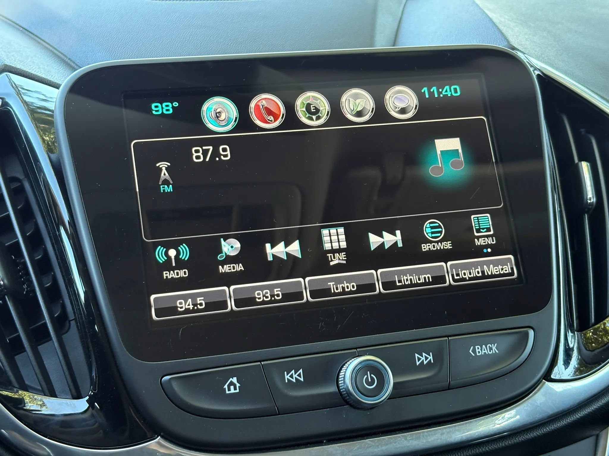 Used 2017 Chevrolet Volt Premier w/ Driver Confidence II Package FWD image 16
