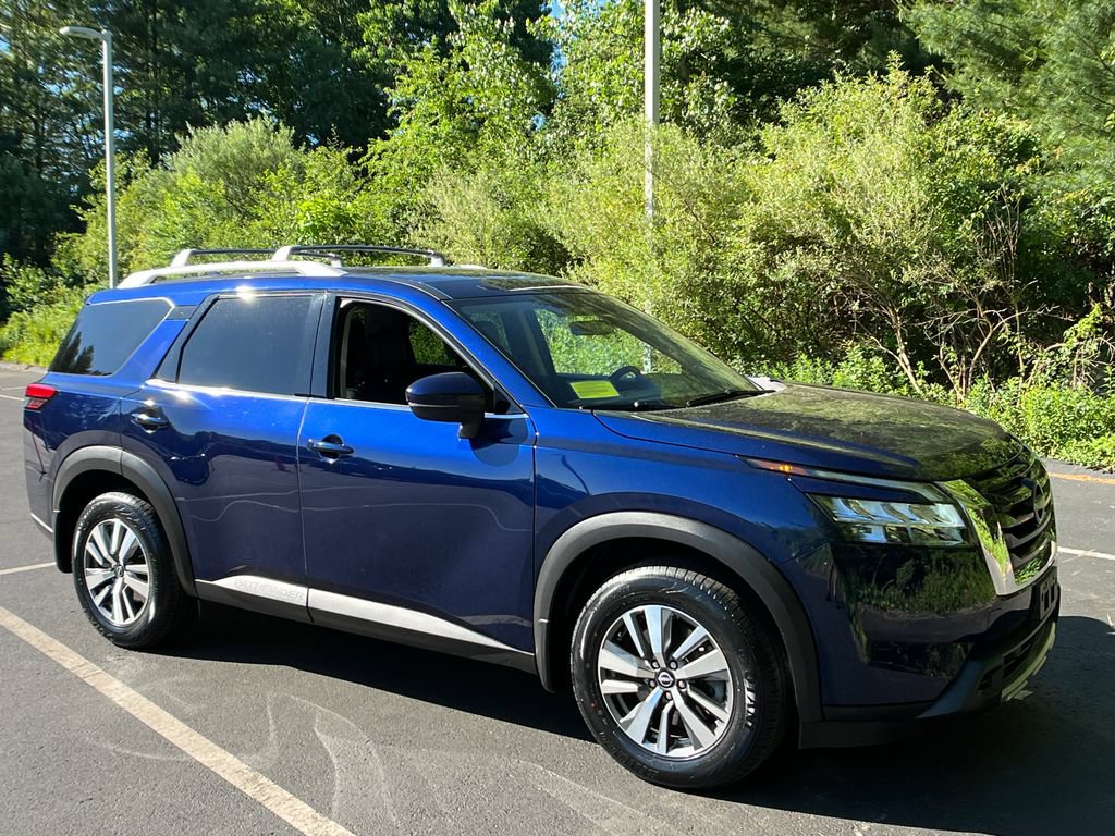 Used 2024 Nissan Pathfinder SL AWD/4WD image 7